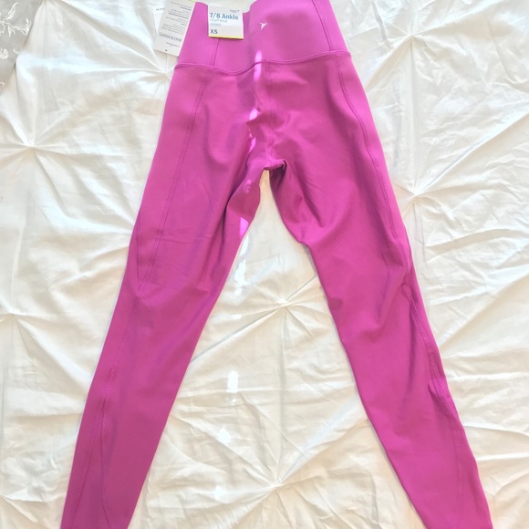 Fuchsia 7/8 High Waisted Leggings - Picture 2 of 7